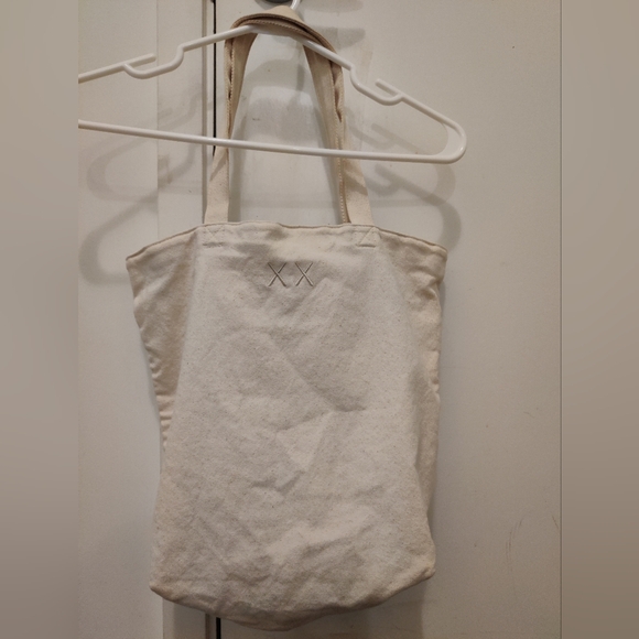 Uniqlo x KAWS tote bag - Picture 2 of 4